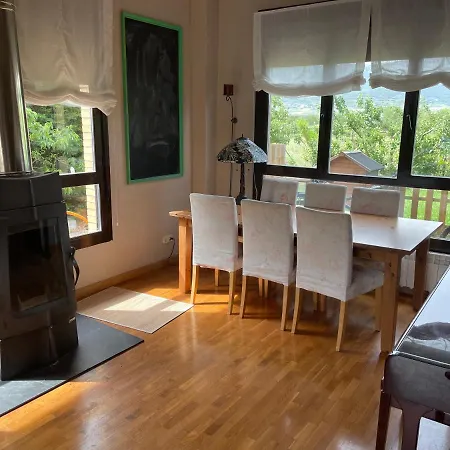 Four Bedroom With Private Pool In The Heart Of Rioja Alavesa Chalé