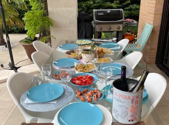 Chalet Four Bedroom With Private Pool In The Heart Of Rioja Alavesa *