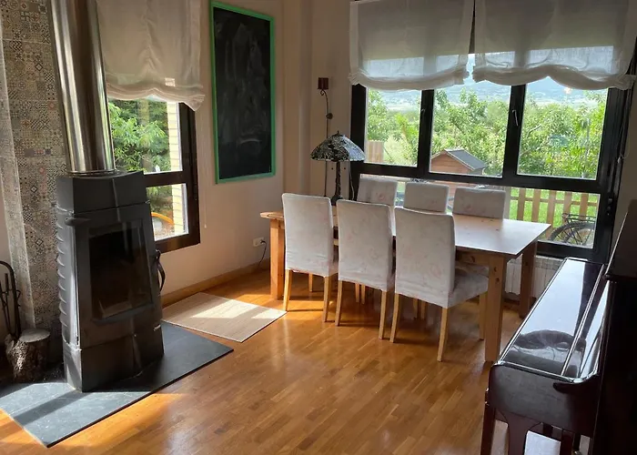 Four Bedroom With Private Pool In The Heart Of Rioja Alavesa Chalet